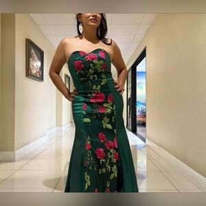 Elegant Green Floral Strapless Dress